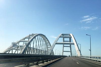 Traffic on the Crimean bridge was opened after the attacks of Ukrainian drones